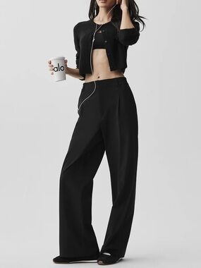 NWT Alo Yoga Women’s High Waist Pursuit Trouser Black Wide Leg Size Medium $148